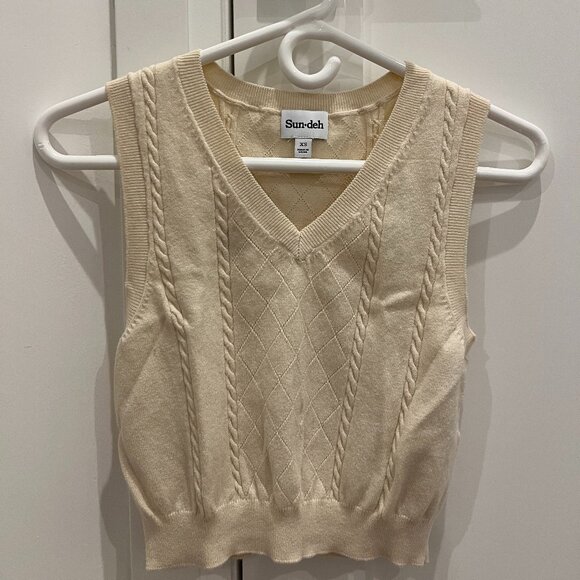 Aritzia Sweater Vest - Picture 1 of 1